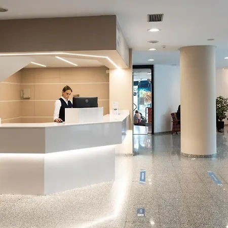 Aparthotel Campus 3*