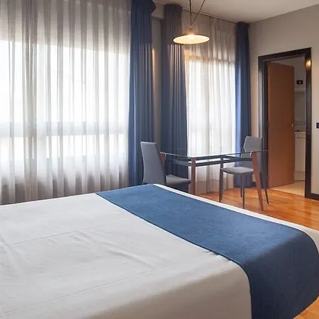 Campus Apartahotel 3*