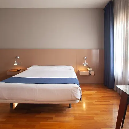 Campus Apartahotel 3*