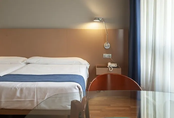 Campus Aparthotel 3*